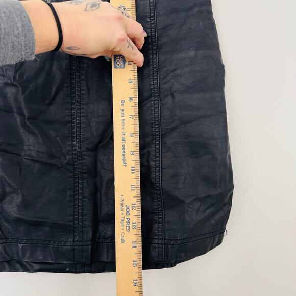 Free People Black Patent Leather Zip Up Skirt Women’s Size S - Picture 4 of 9